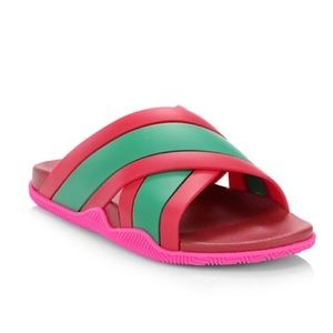Lightly used cute woman’s Gucci sandals original shoe Box included